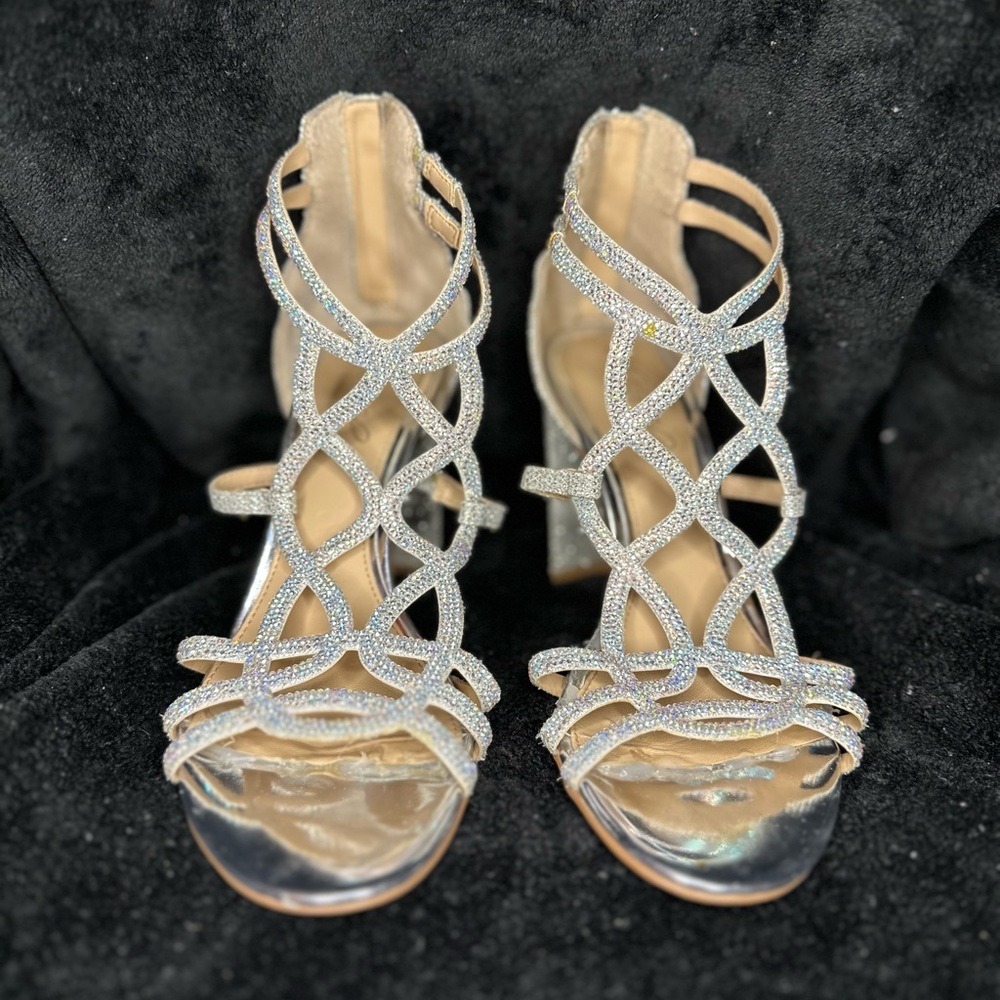 Jewel by Badgley Mischka Heels silver with rhinestones